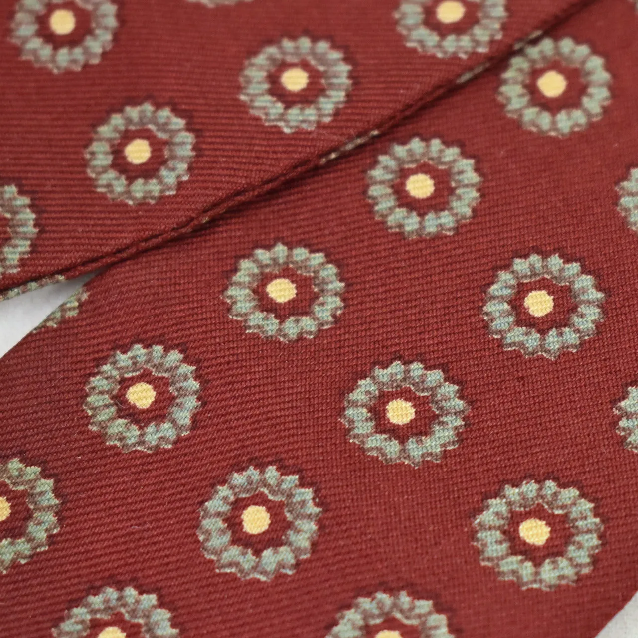 1940s Burgundy Wreath Bow Tie