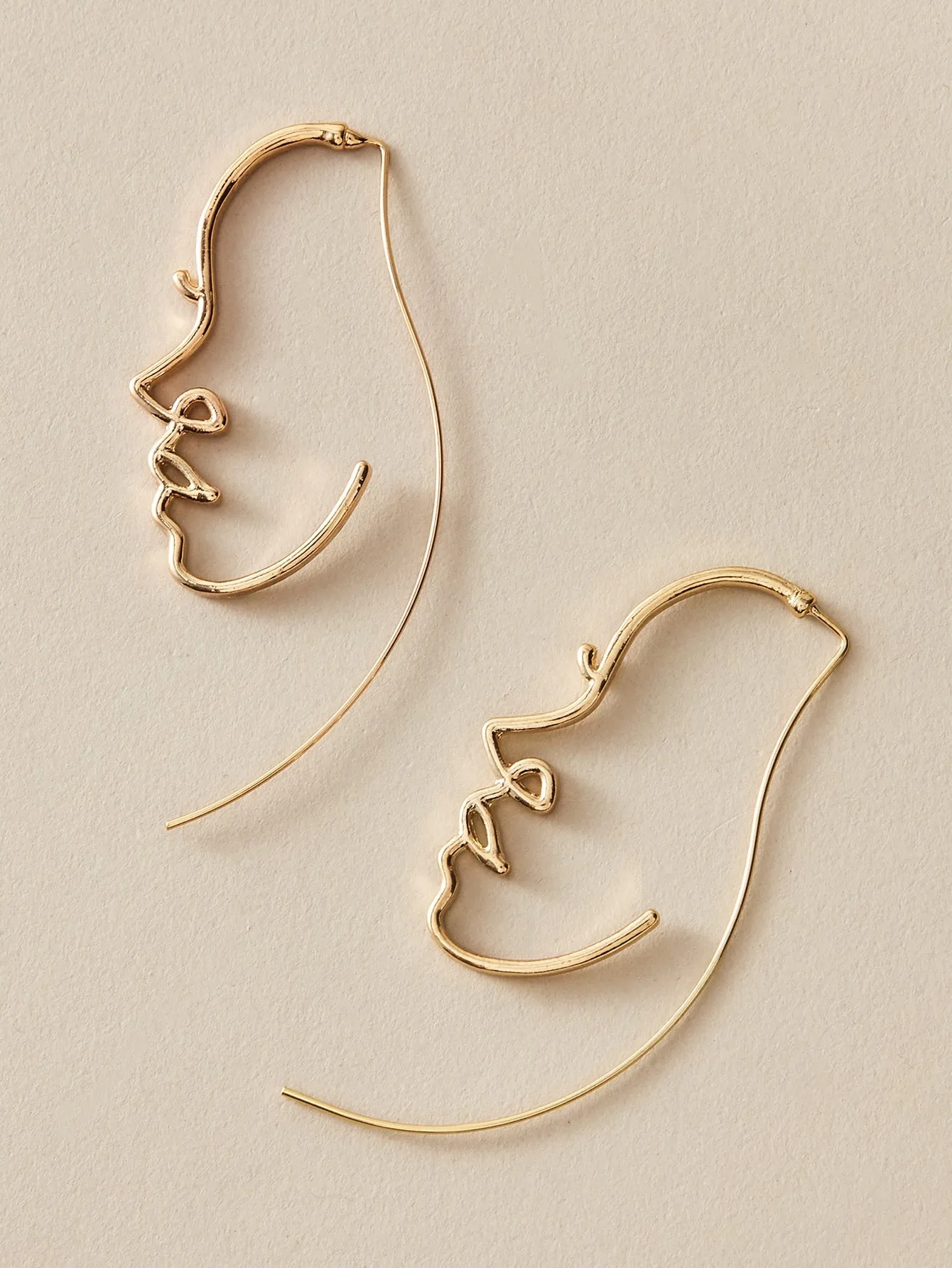 1pair Hollow Out Face Design Earrings