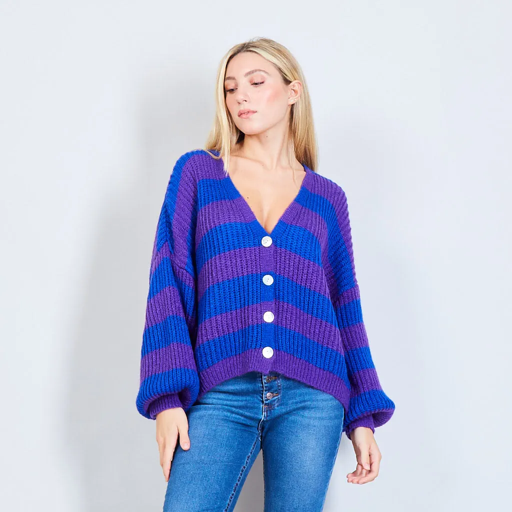 Bi-color knitted cardigan with strip pattern wholesale